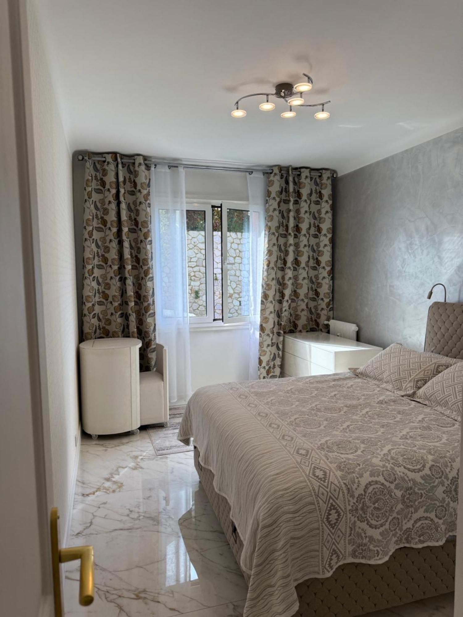 Emotion Vip Apartment Νίκαια Εξωτερικό φωτογραφία